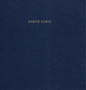 Sabine Curio Kat4 1000px